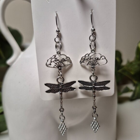 Dragonfly Plum Blossom Handmade Earrings - Picture 6 of 6